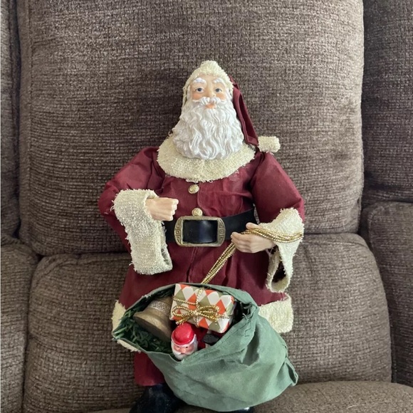 Windsor Collection, Fabric Mache Santa Collectible Figure, #24500 - Picture 2 of 7